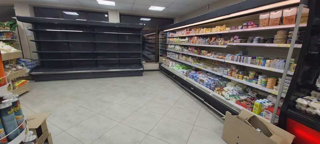 Вітрини та регали