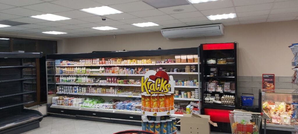 Вітрини та регали